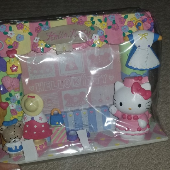 Hello Kitty bag frame hat etc- Extravaganza Gift Set value total $189! - Picture 6 of 8